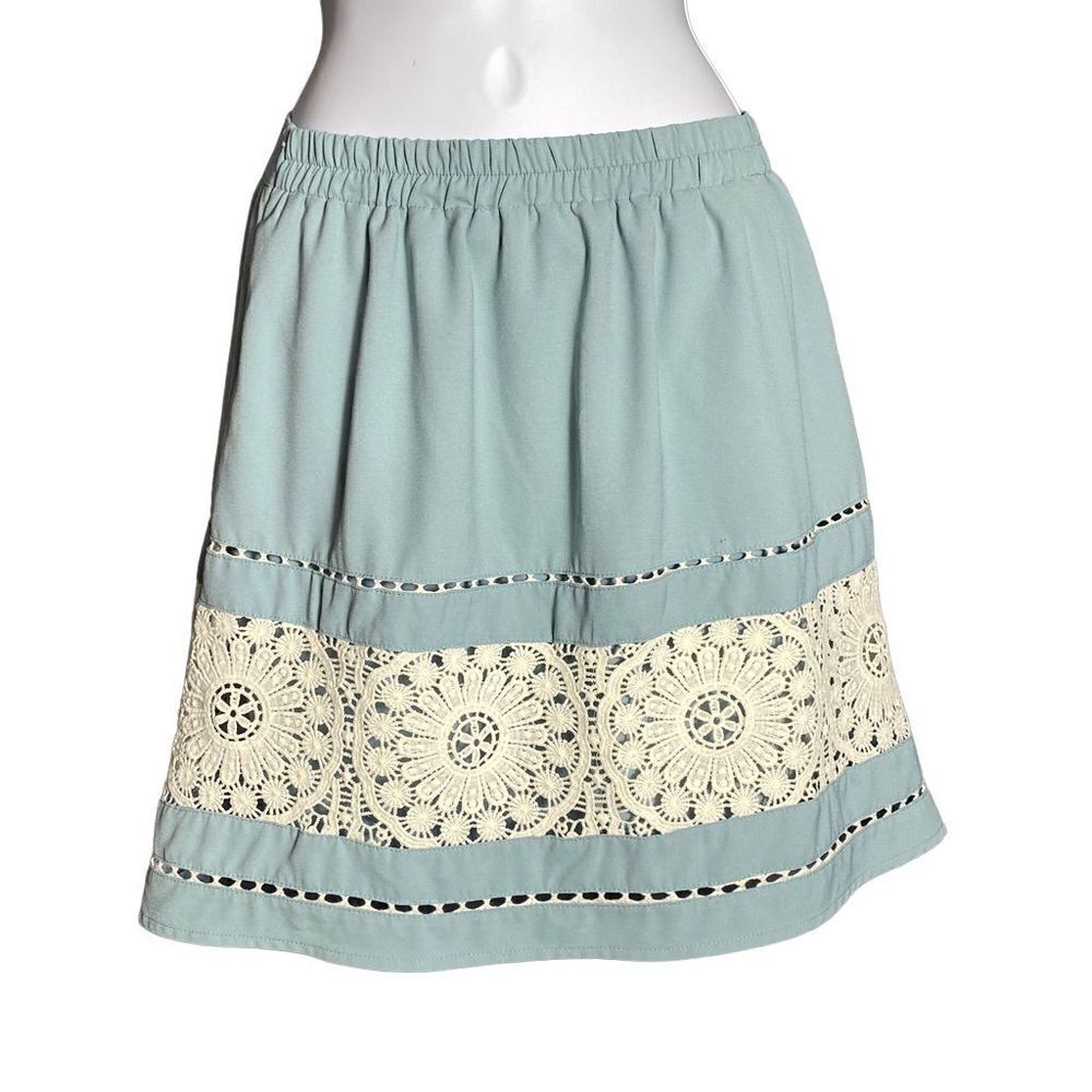 Versona Pinky Crochet Detail Skirt Size S EUC